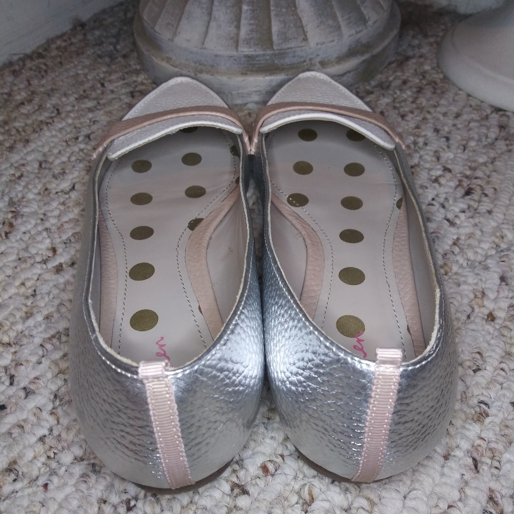 Boden Cordelia Silver & White Pebbled Leather, Color Blocked Pointed Toe Loafers - Picture 6 of 8